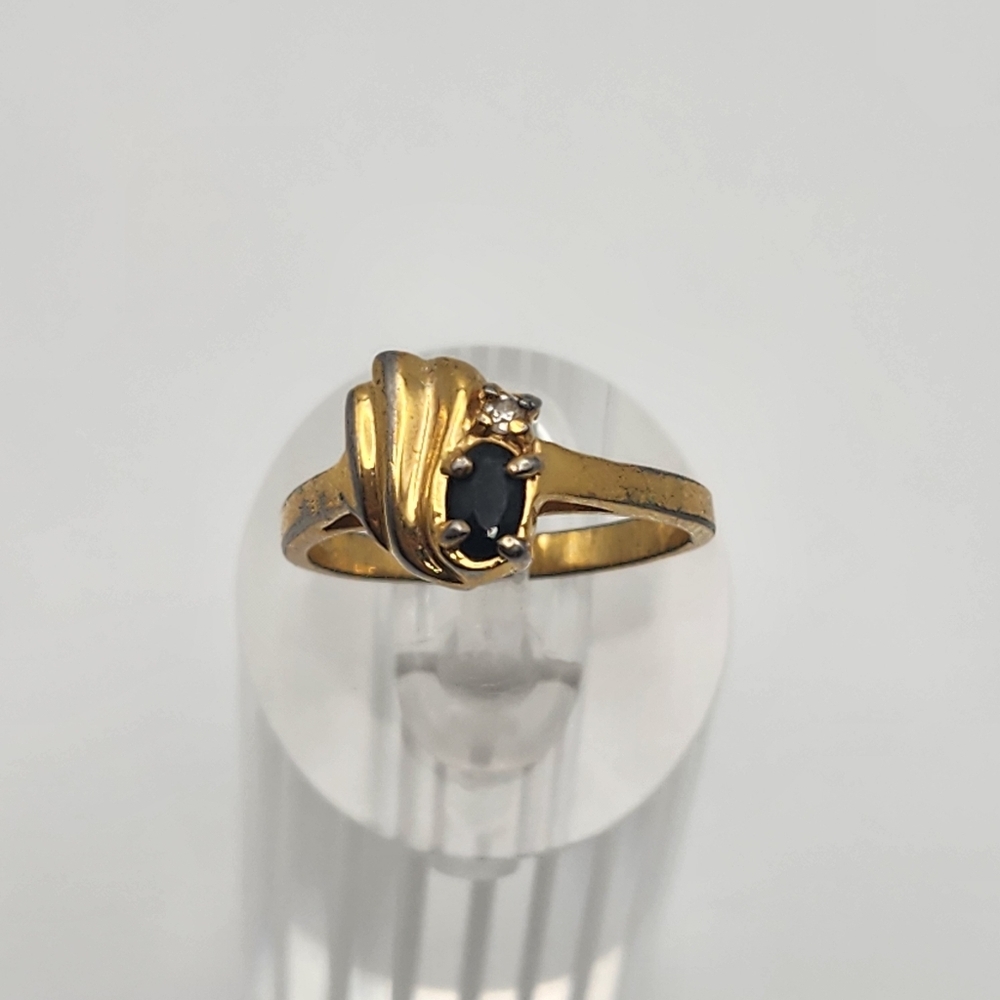 Vintage Gold Tone Sapphire & Cubic Zirconia Ring (6.75)